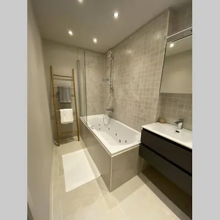 Apartment Modern Near In