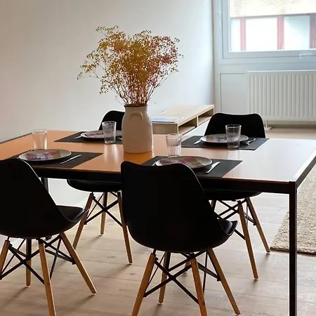 Apartment Modern Near In *